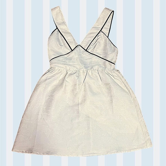 H&M Short Vintage-Inspired Dress - Picture 2 of 3